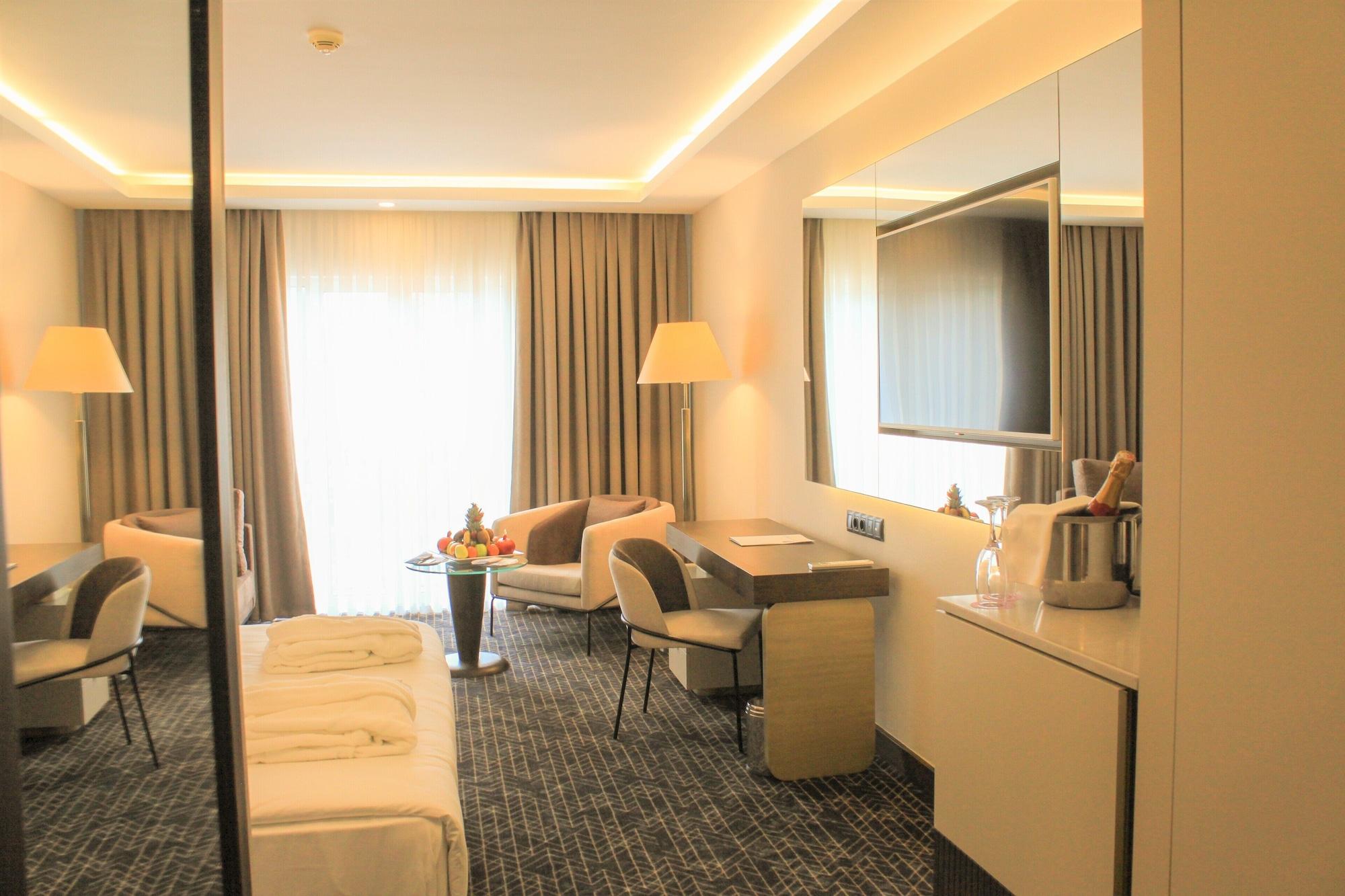 Ic Hotels Airport Antalya Exterior foto